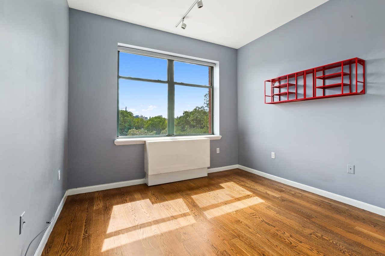 2002 5th Avenue Unit: 6-B