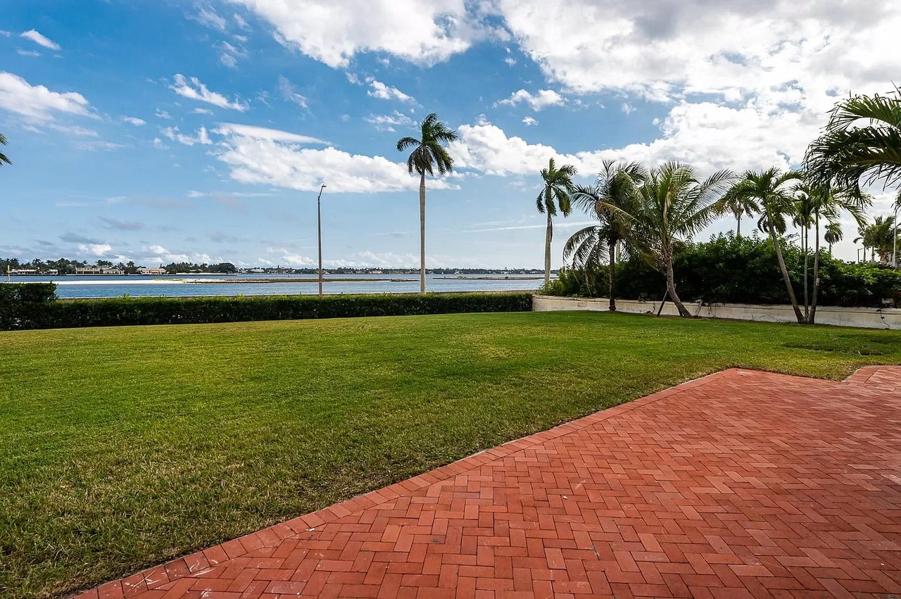 2501 S Flagler Dr