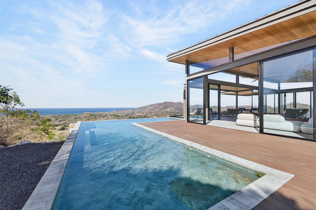 Luxury Infinity Pool Villa, Tamarindo, Guanacaste