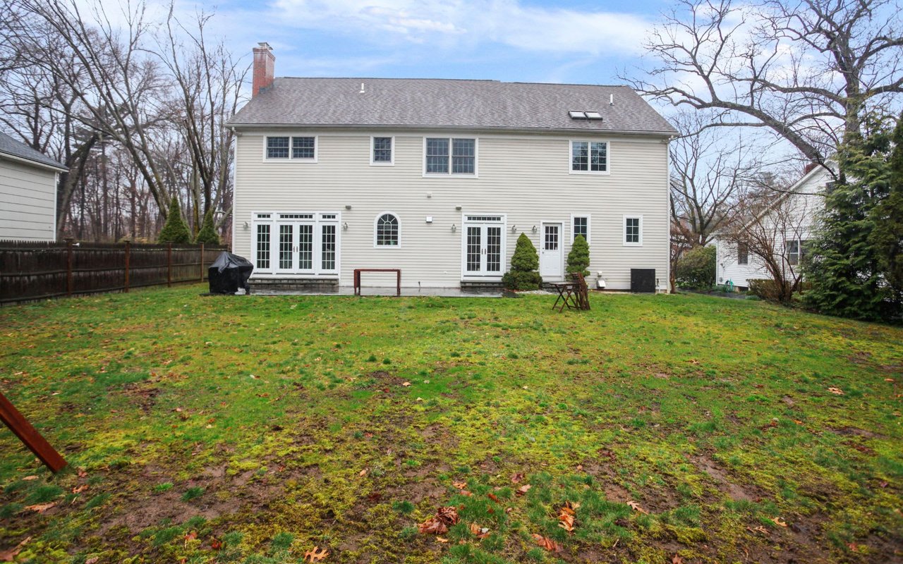 15 Ridge Dr