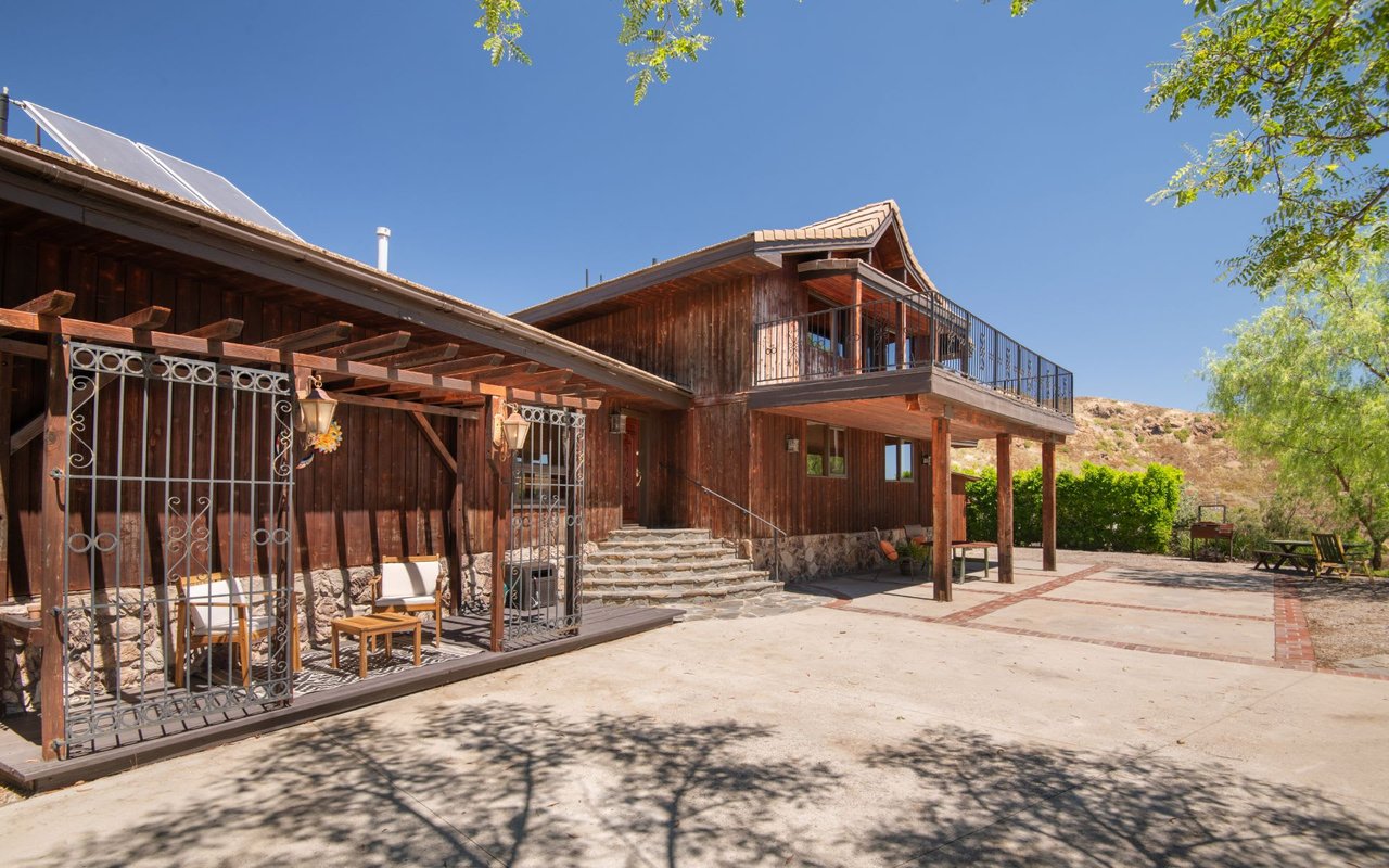 33007 Mulholland Hwy