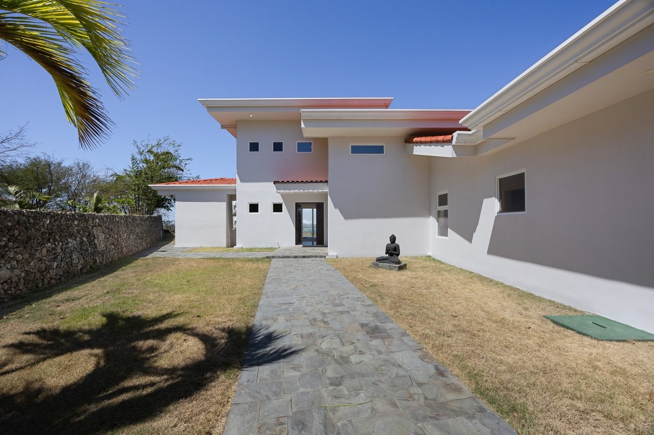 Renovated Tropical Ocean Estate, Flamingo, Guanacaste