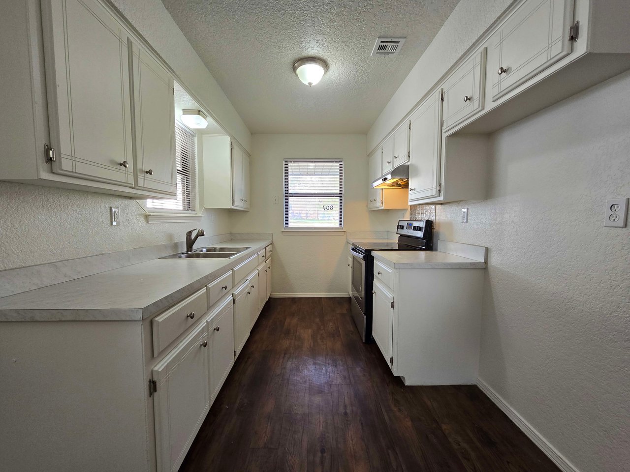 807 N Beard