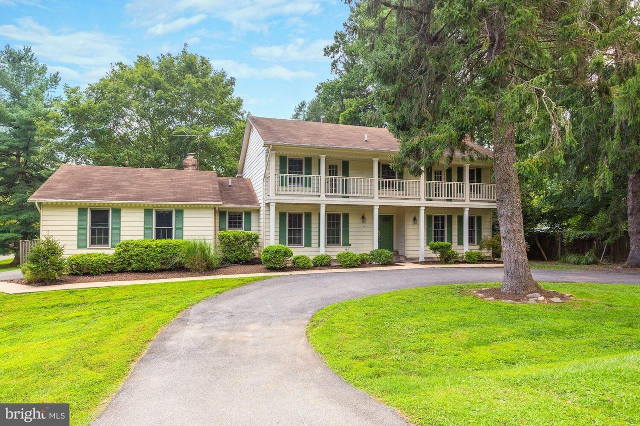 8552 BRICKYARD