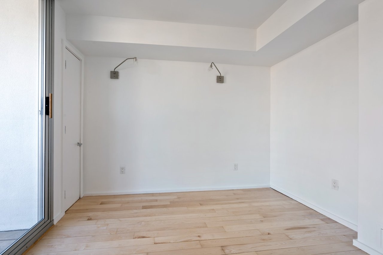 935 Pacific St, #302