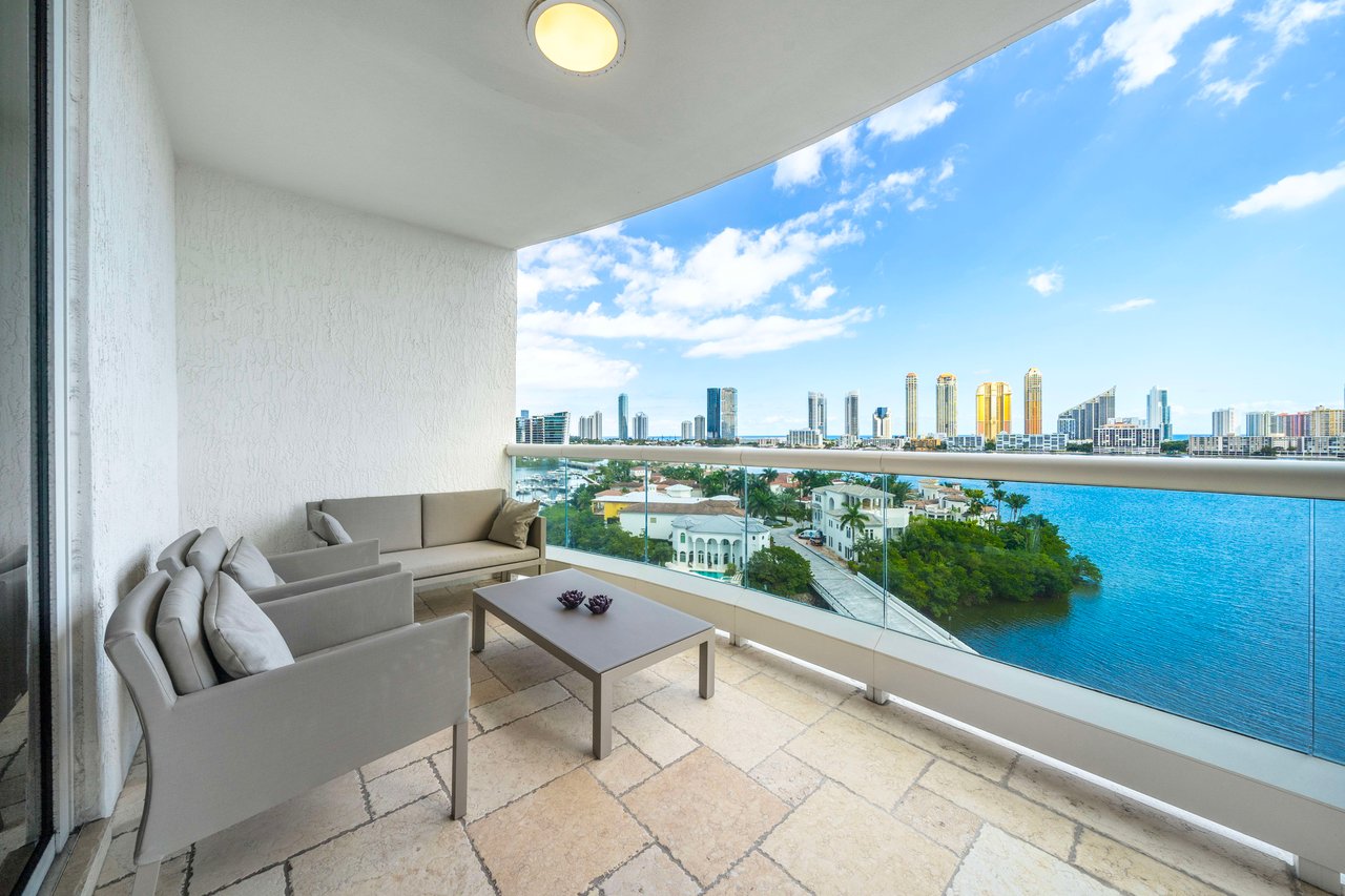 6000 Island Blvd Unit: 1007