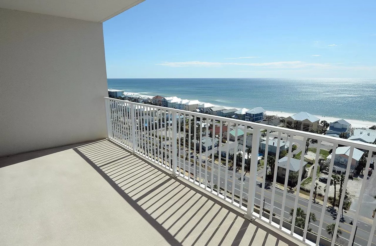 9860 S Thomas Drive Unit 1015