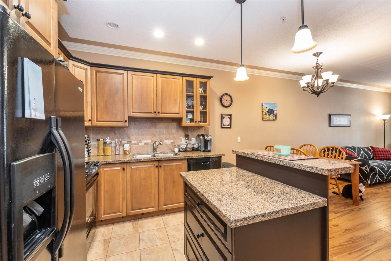 106-45893 Chesterfield Ave