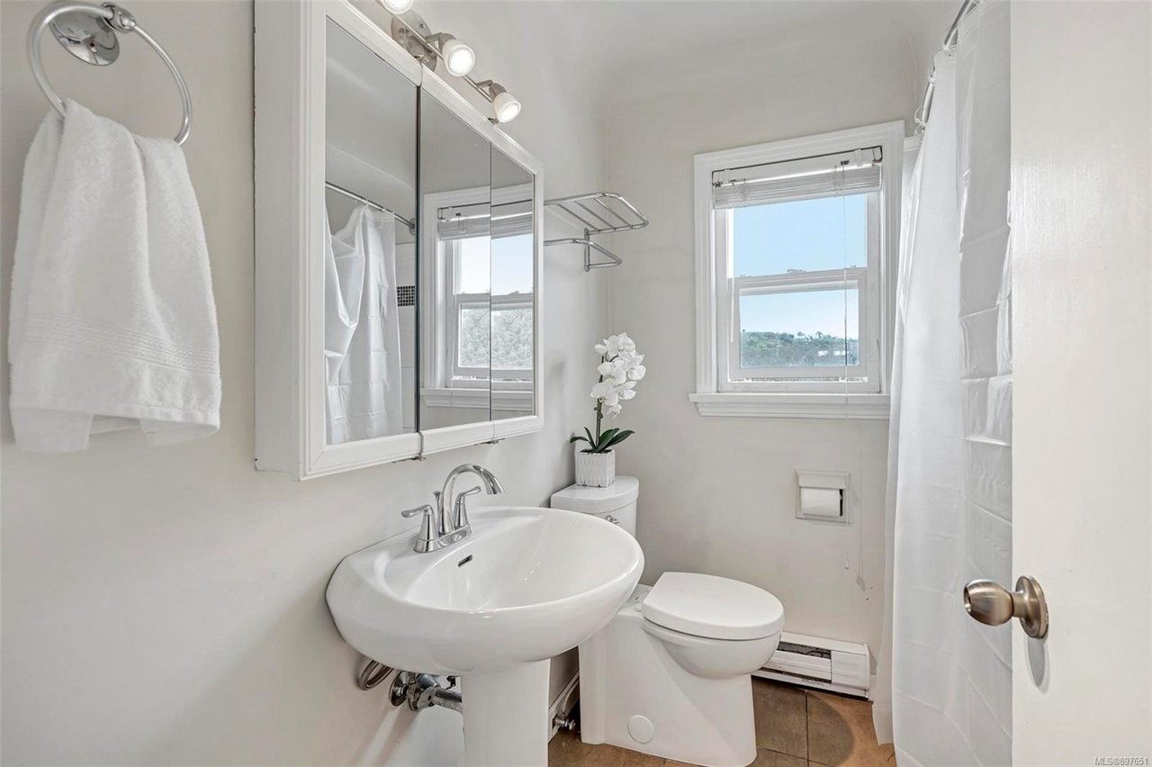 3411 Cedar Hill Rd, Saanich