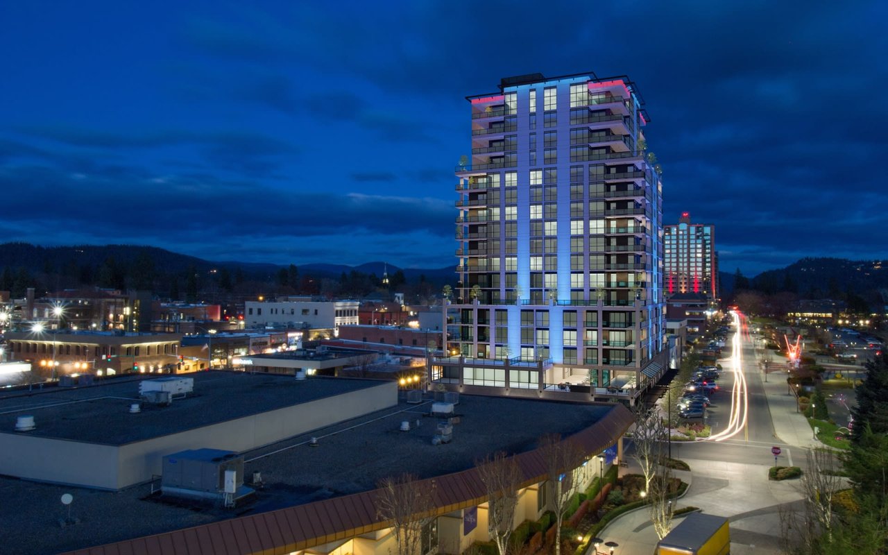 THE THOMAS GEORGE IN DOWNTOWN COEUR D' ALENE