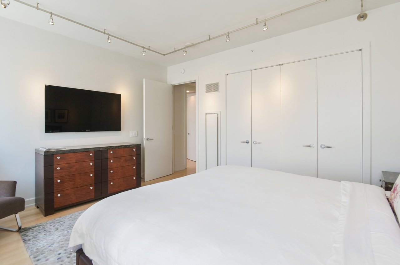 City View 3 BD St. Regis Residence