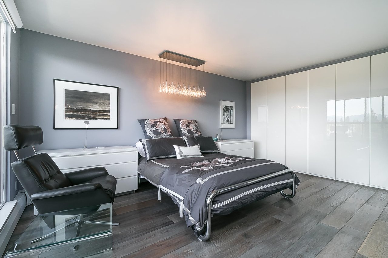 1702-320 Royal Avenue, New Westminster