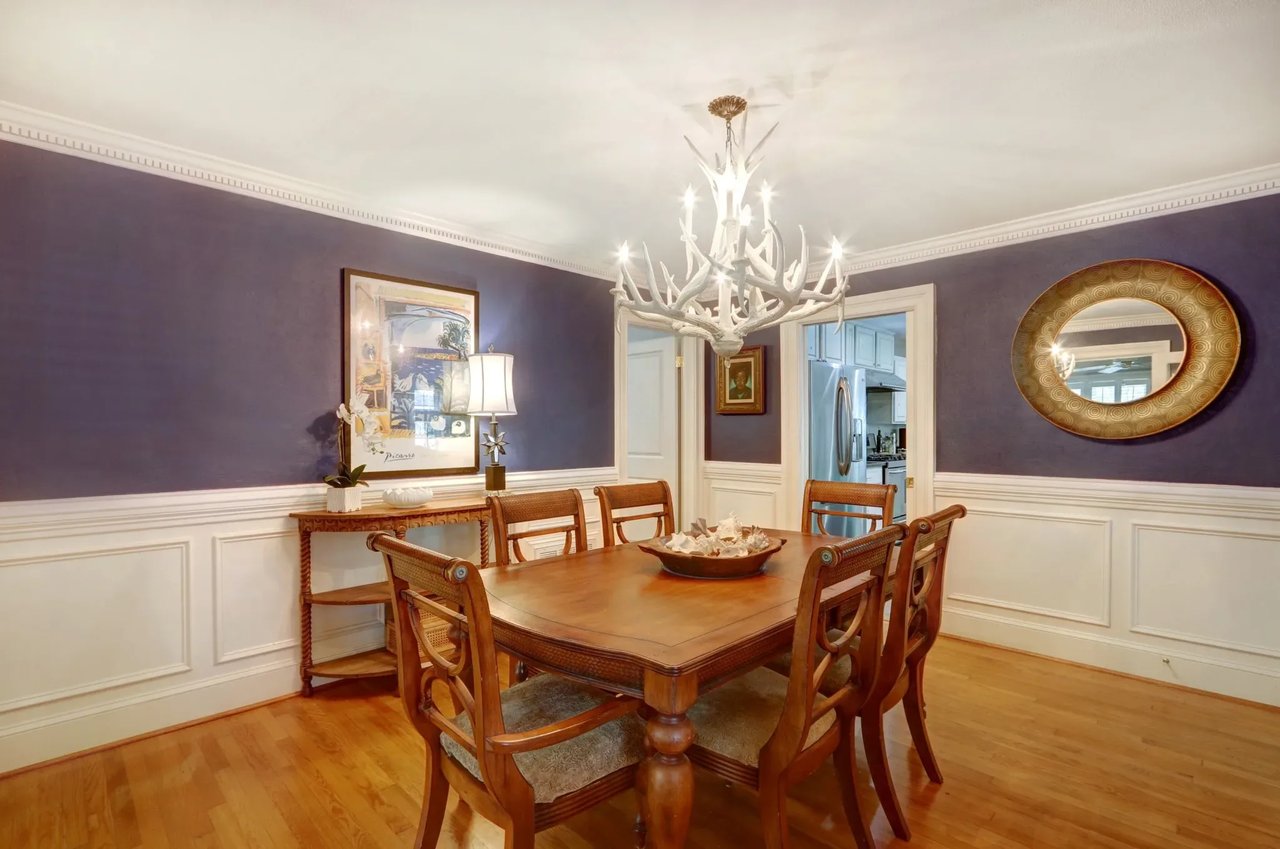 323 Kensington Dr