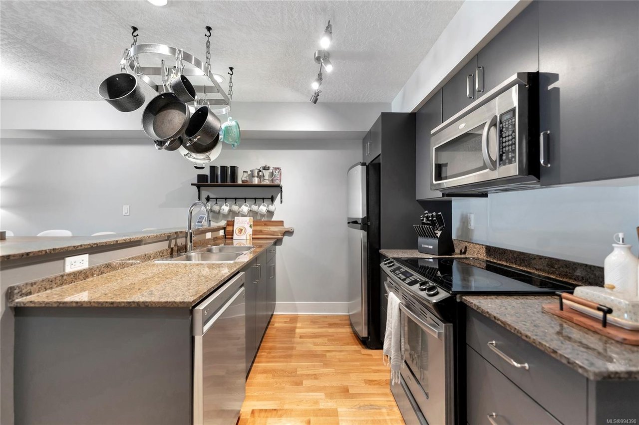 204-2717 Peatt Rd