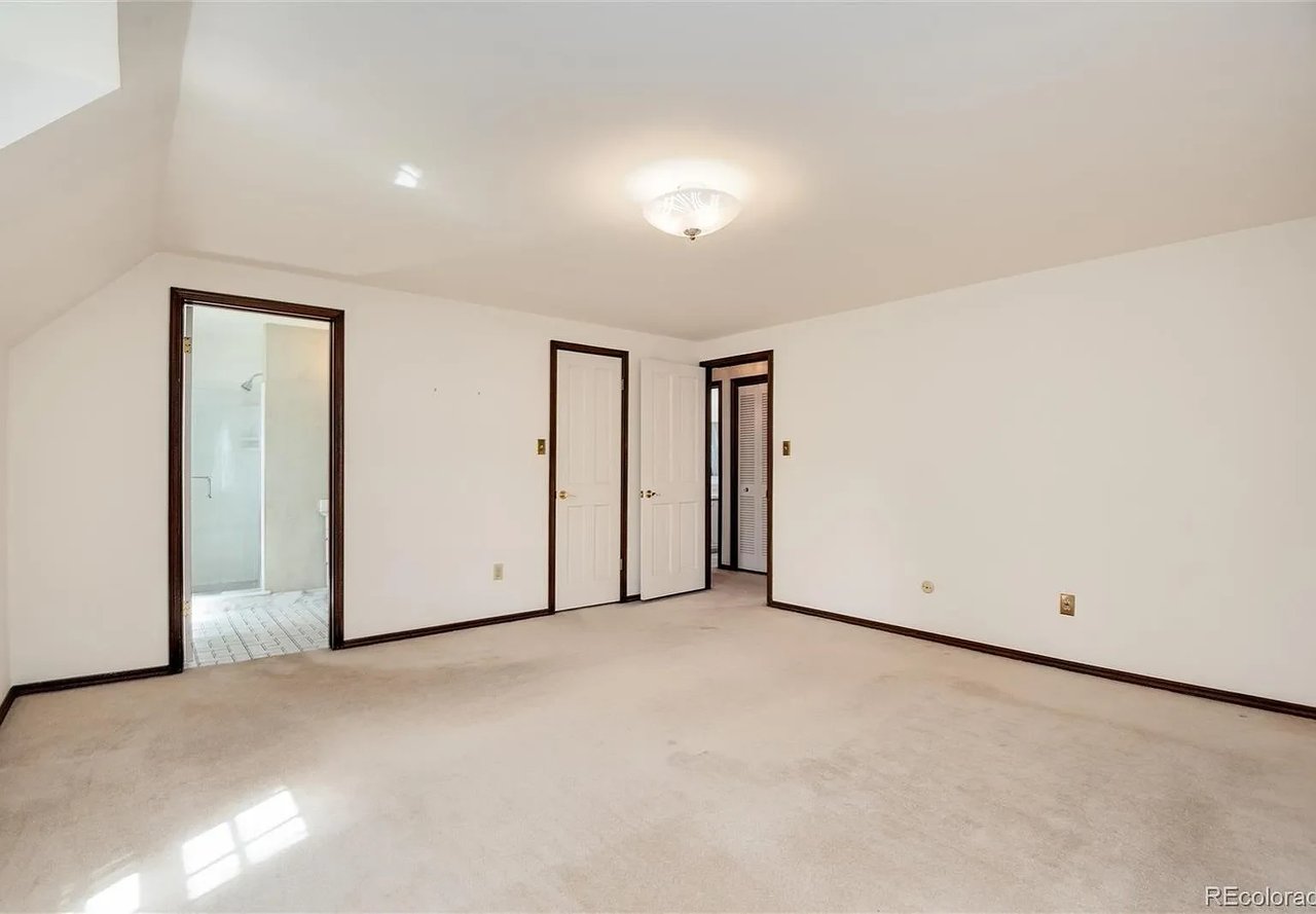 8 Meadowview Lane
