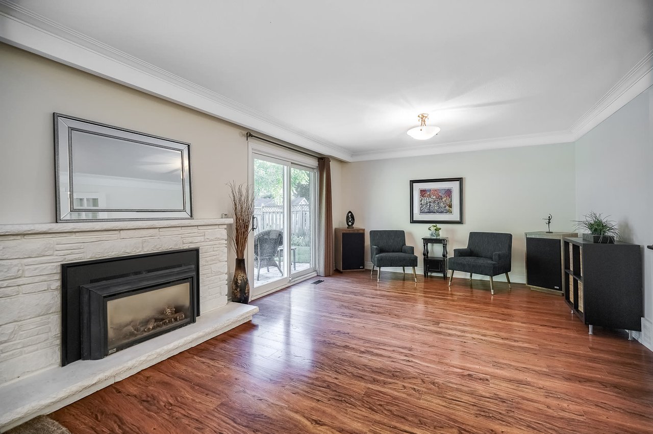 268 Mineola Rd E