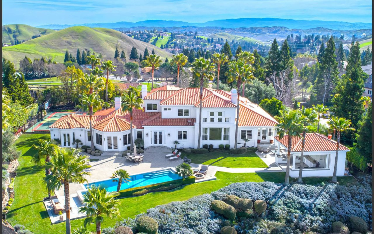 27 Eagle Ridge Ln. Featured on LHM