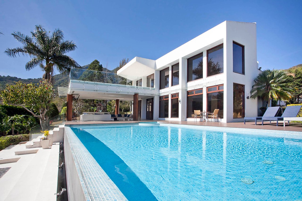 Hilltop Pool Estate Tennis Court, Escazu, San Jose