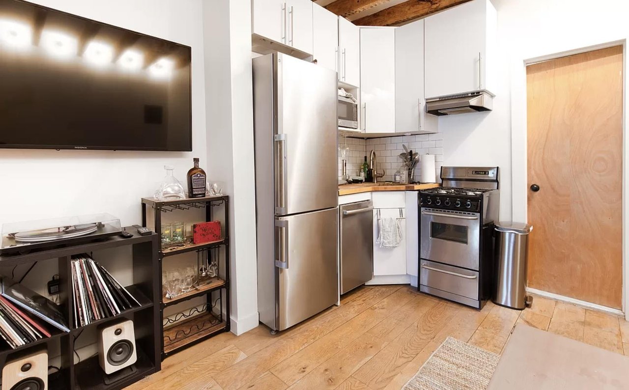 42 Horatio Street, Apt 16