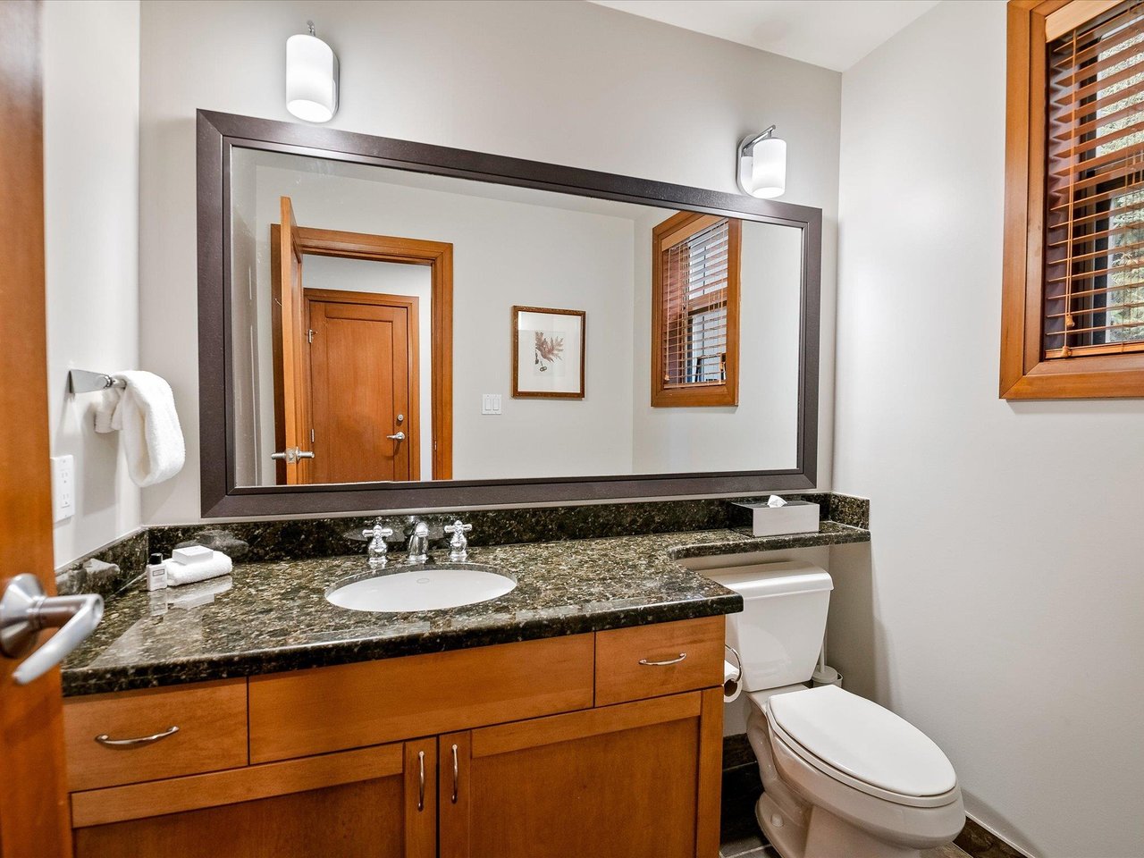 4821C Casabella Cres