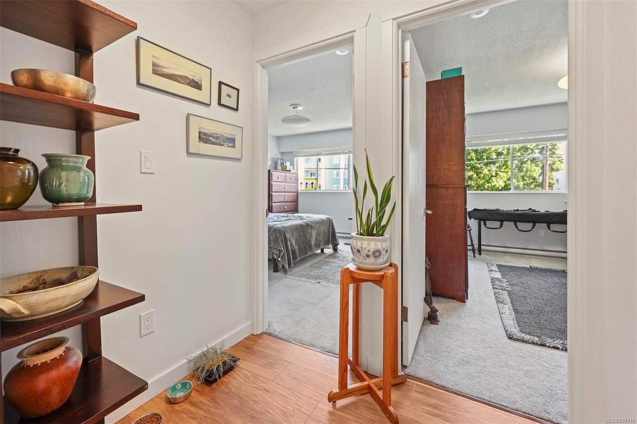 205-545 Rithet St