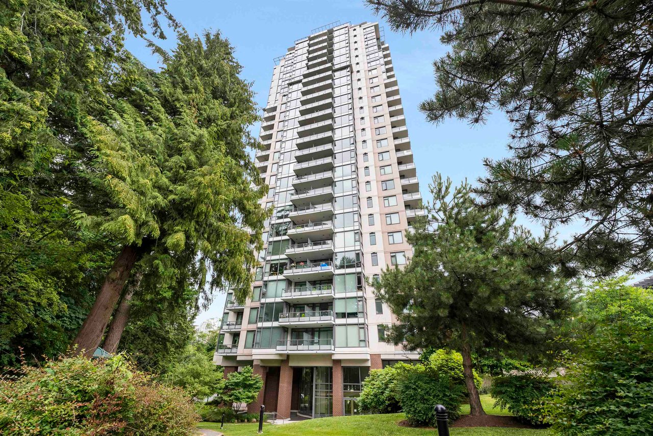 303-7088 18th Ave