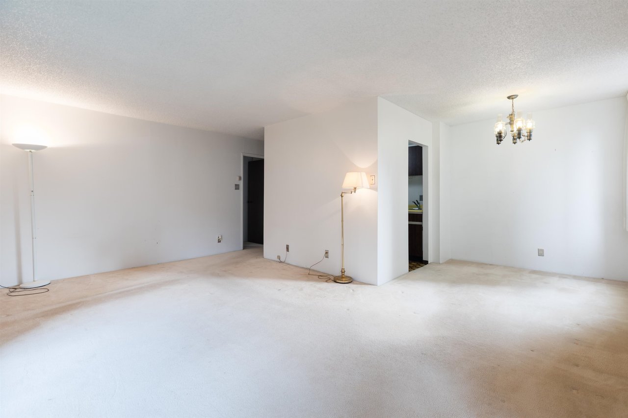408-2020 Fullerton Ave