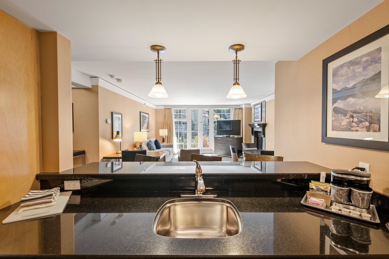428/430-4050 Whistler Wy