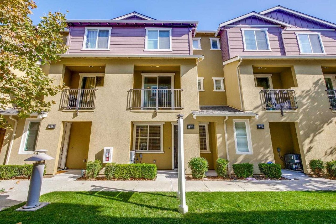1229 Coyote Creek WAY