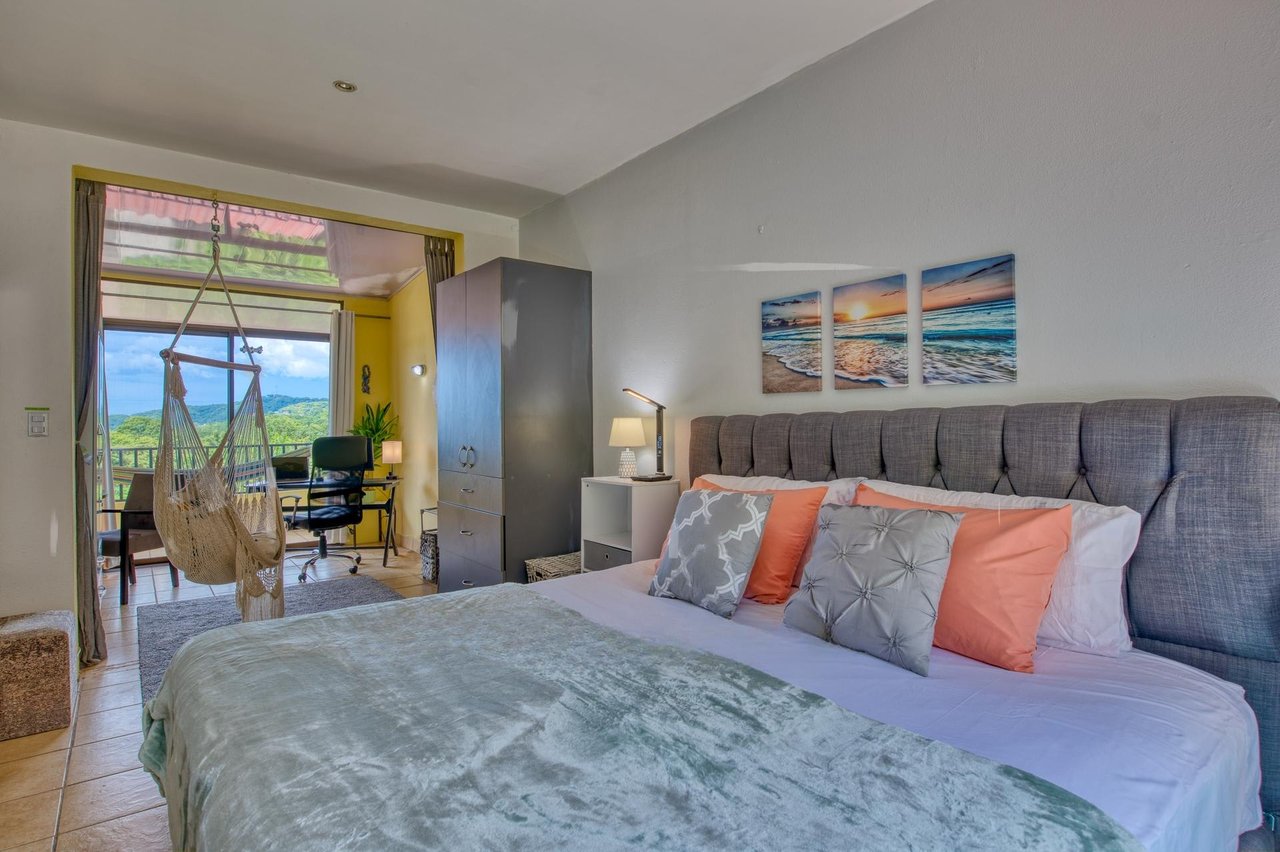 Vista Perfecta Unit 7: Oceanview One-Bedroom Oasis