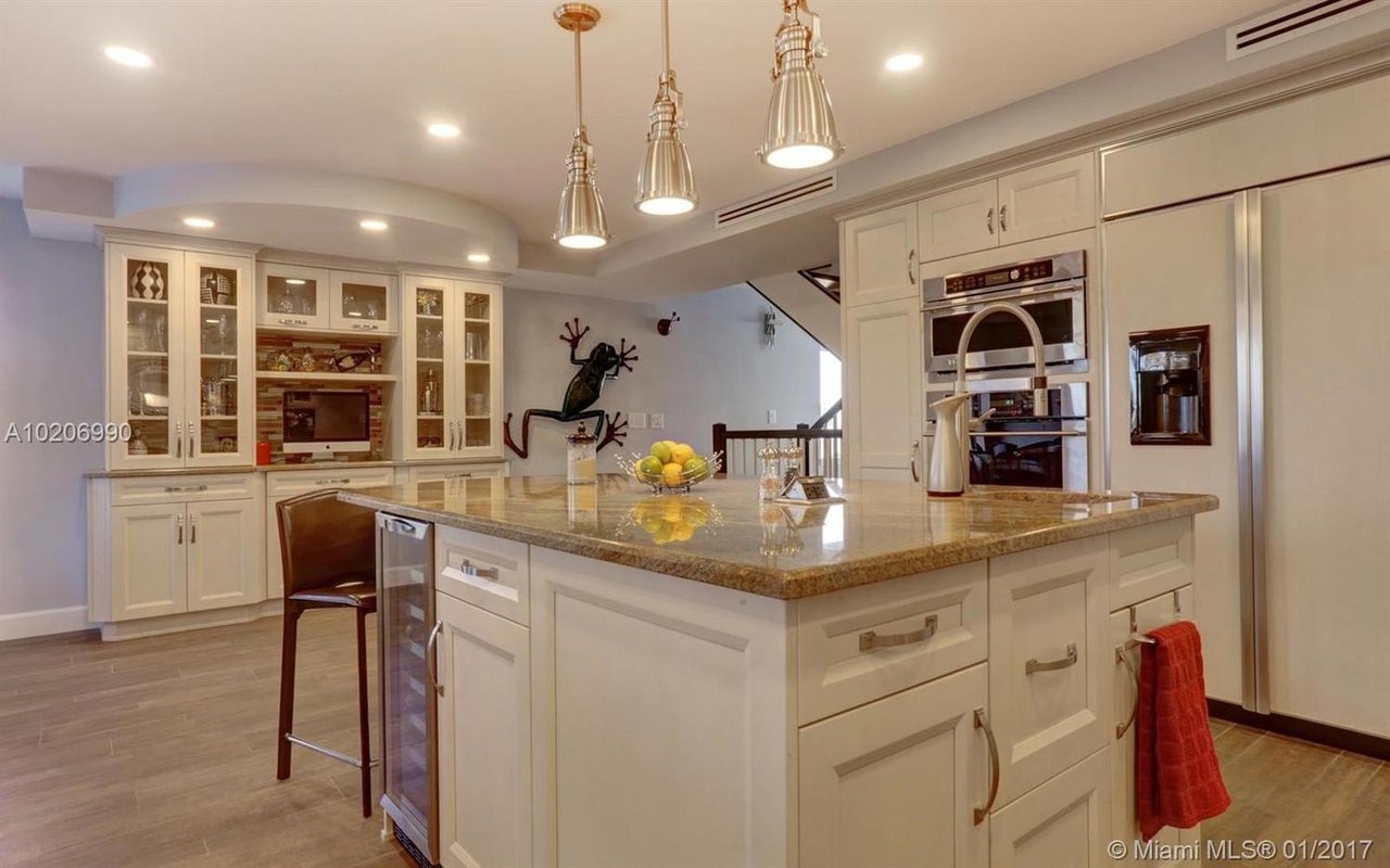 1223 Hillsboro Mile, #9