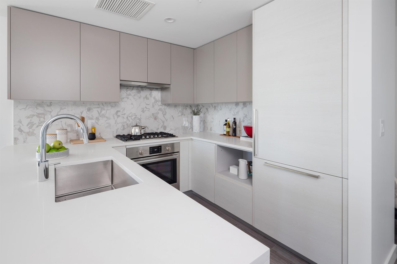 303-8188 Fraser St
