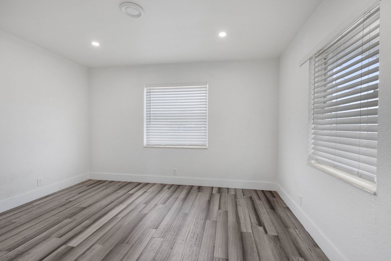 1844 Sheridan St Hollywood FL-33020