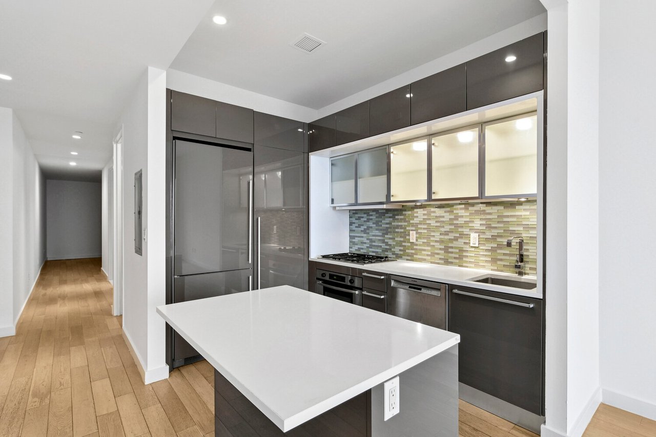 75 Wall Street, Apt 37A