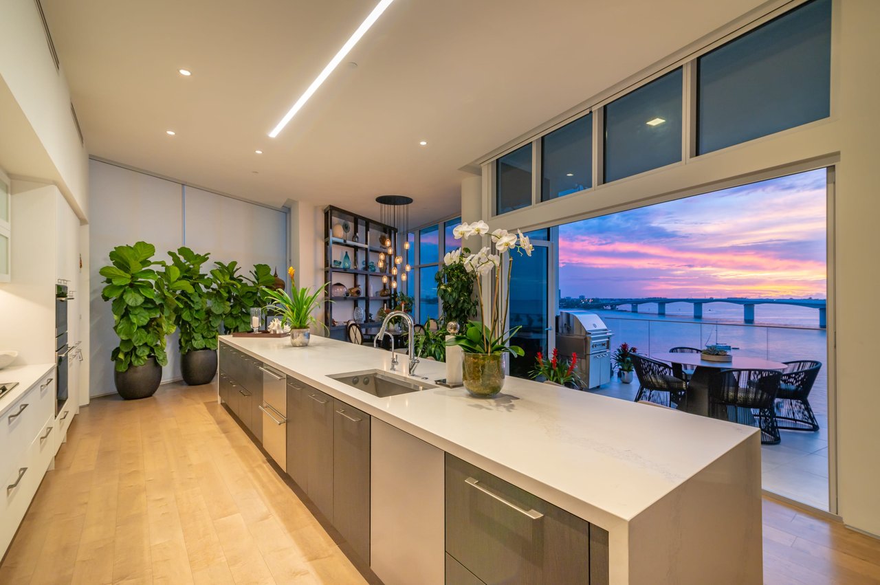 280 Golden Gate Point PH 2