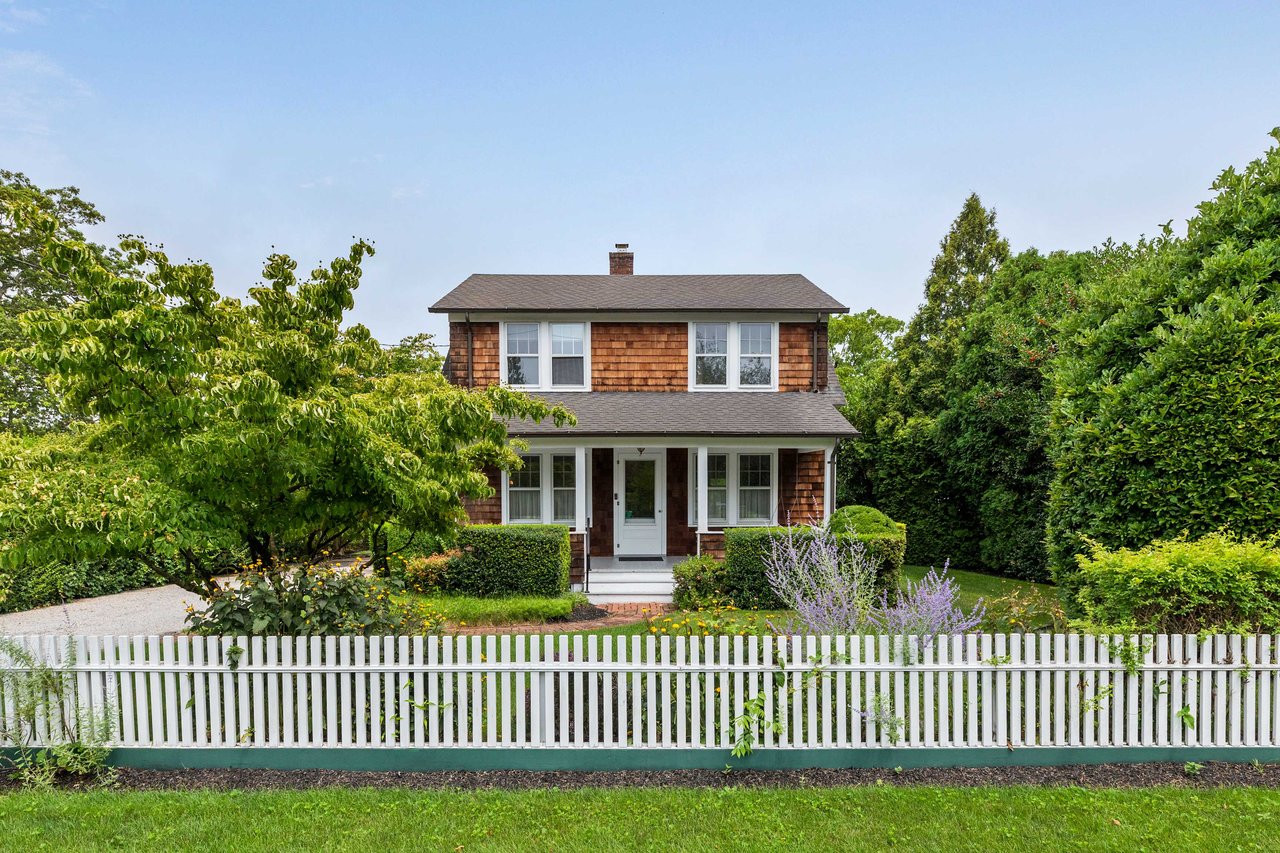 QUINTESSENTIAL BELLPORT HOME