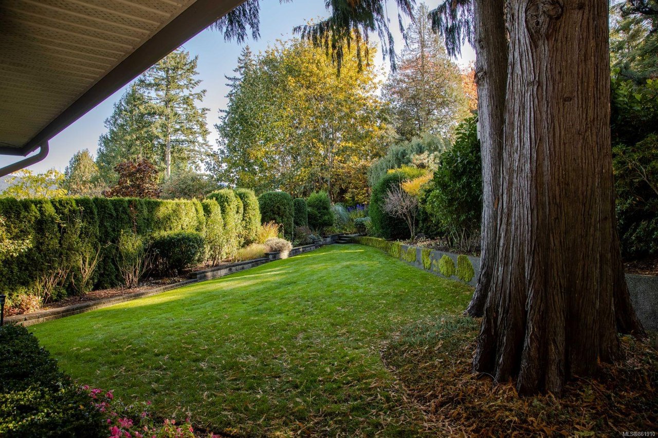 4349 Kingscote Rd, Cobble Hill