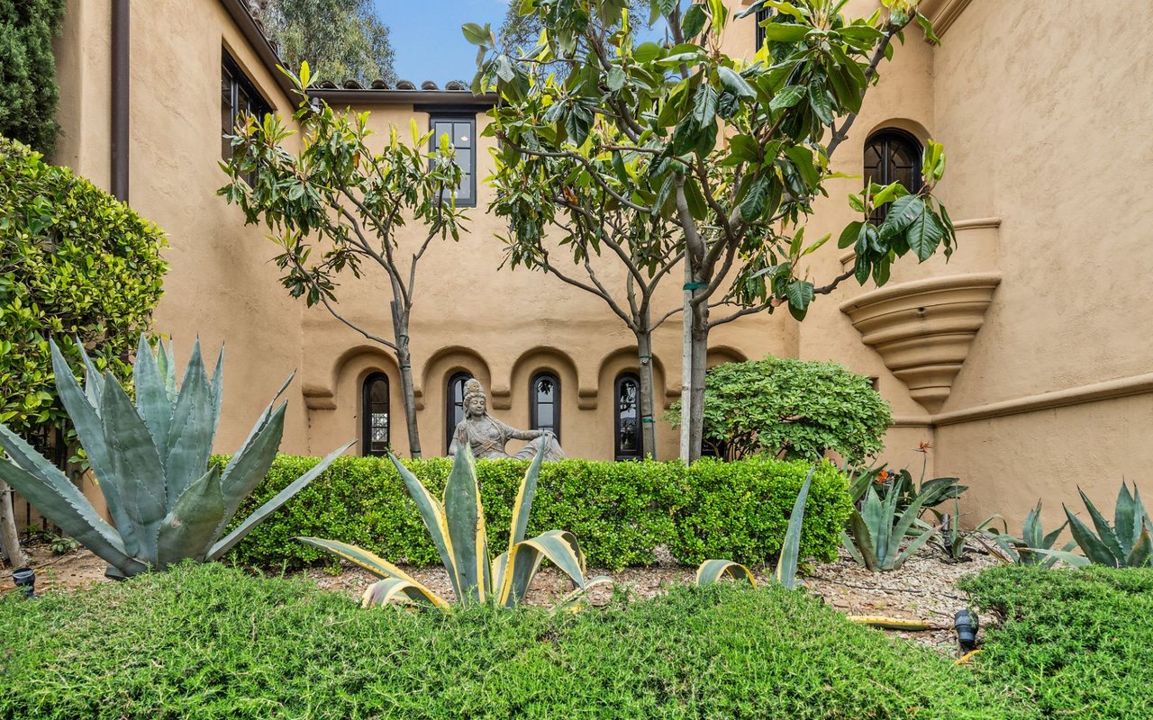 The Cedars Mansion