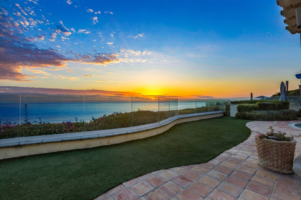 Bluff Front Ocean View Estate