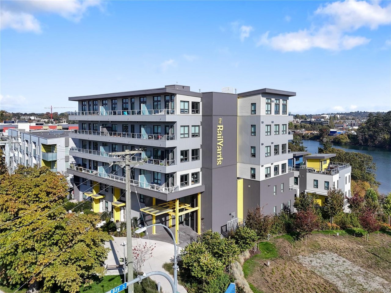 402-757 Tyee Rd, Victoria