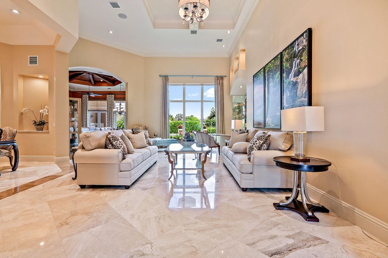 7362 Horizon Dr