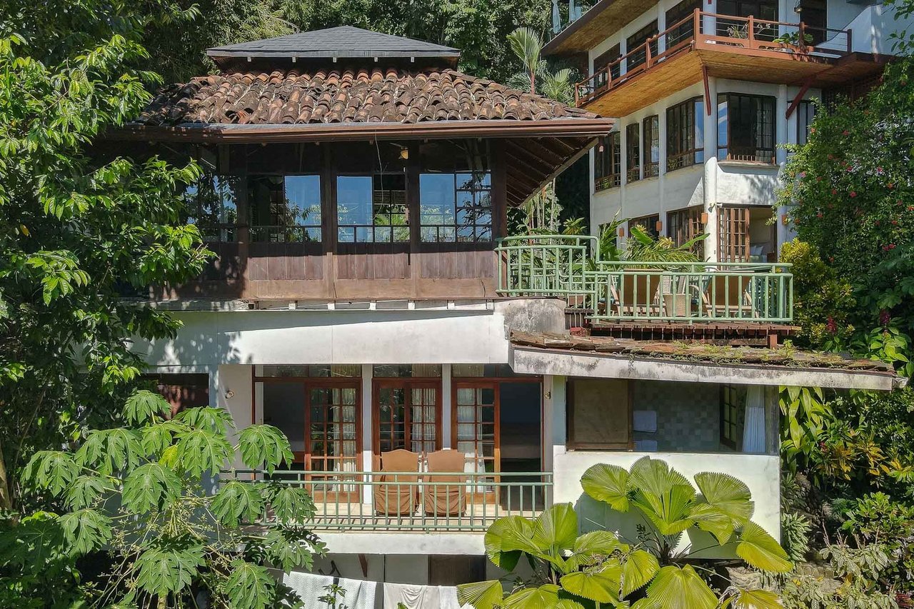 Balinese Tropical Rental Villa, Manuel Antonio, Puntarenas