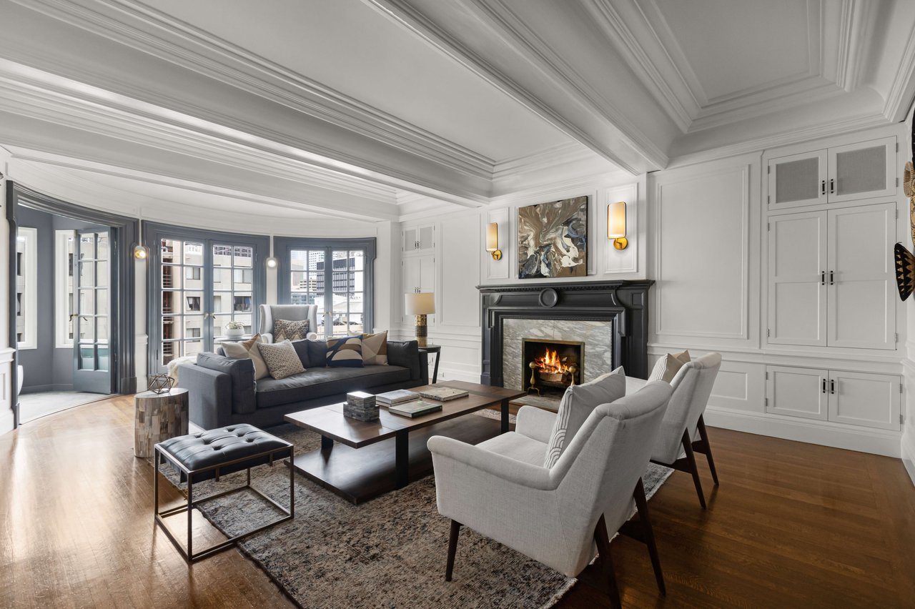 Grand New York-Style Condominium at 840 Powell