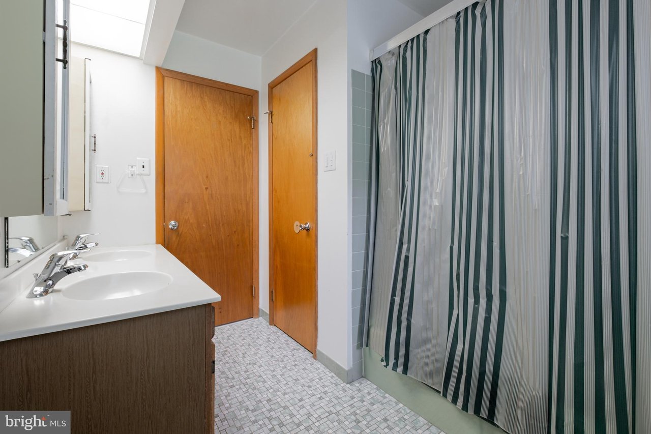 31 Lynne Cir