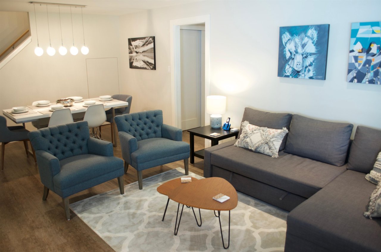 27-4637 Blackcomb Wy