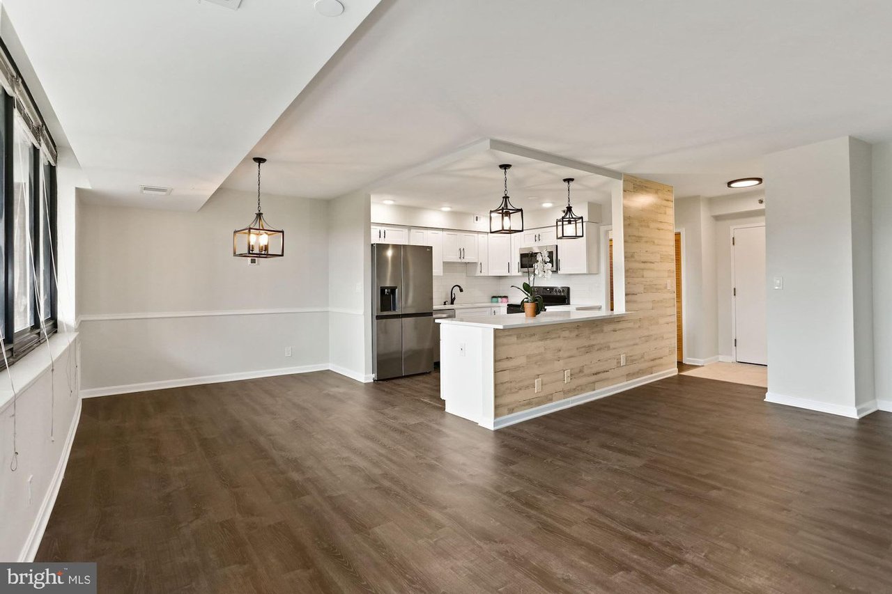 1805 Crystal Dr, #409S