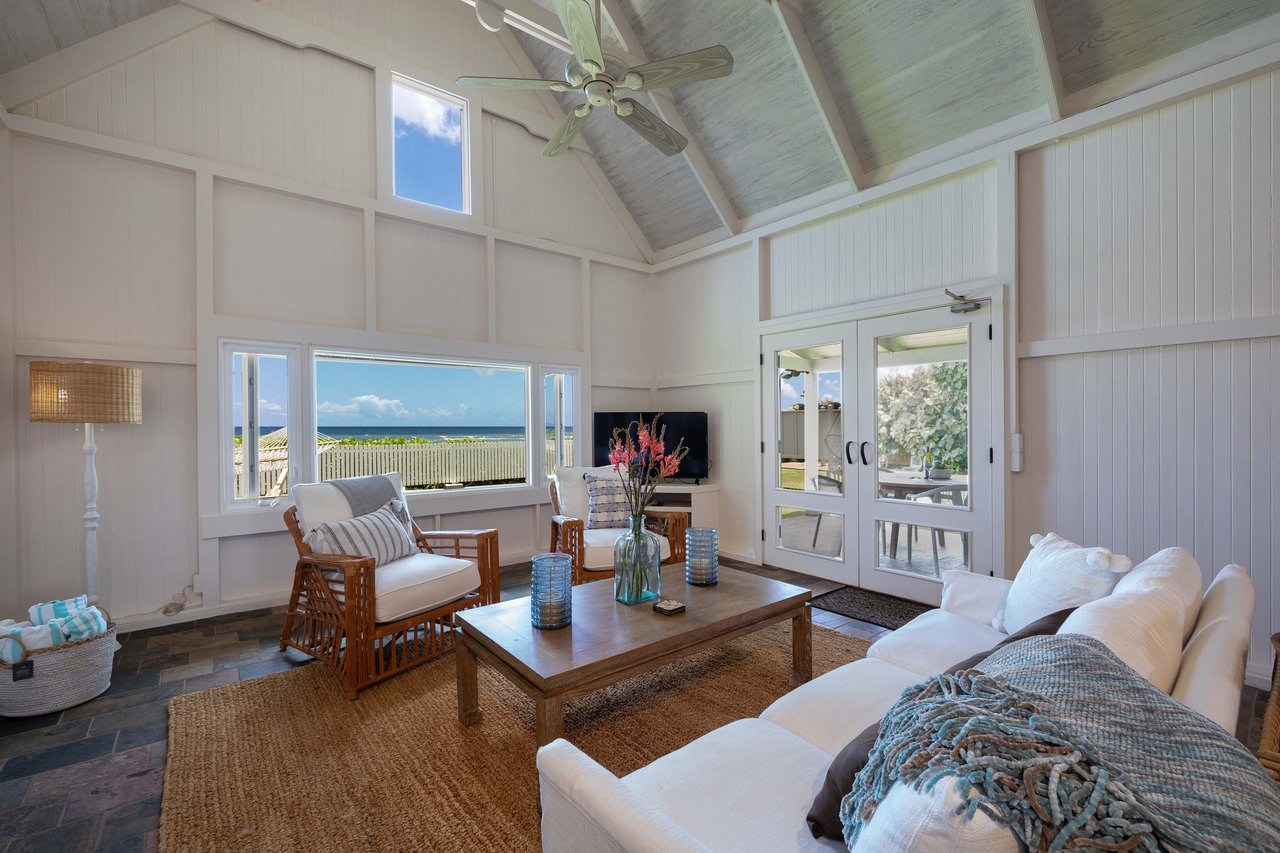 Waialua Beachfront Cottage