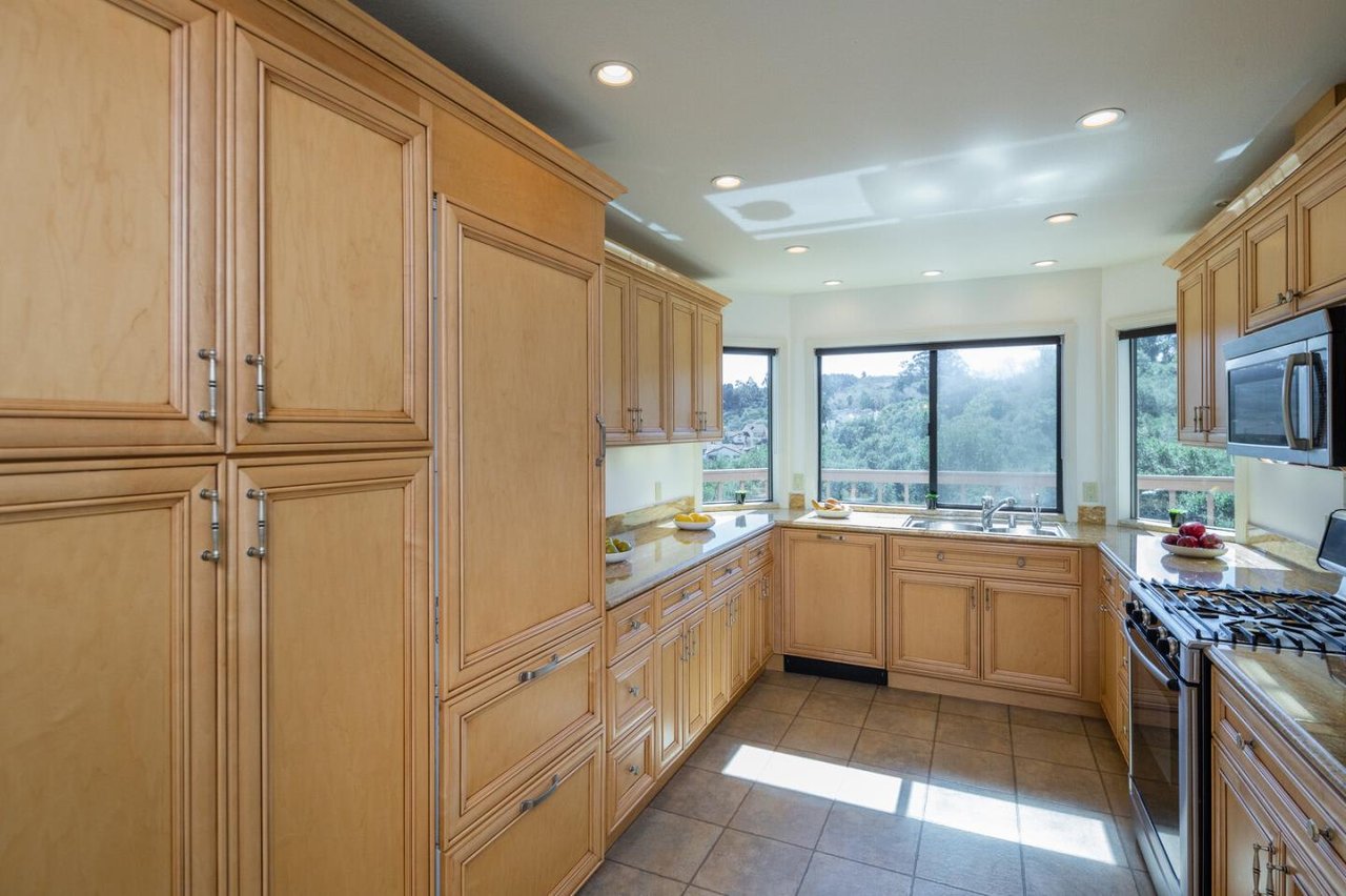 1669 Toyon Court