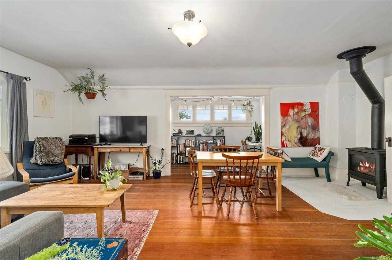 2632 Fernwood Rd