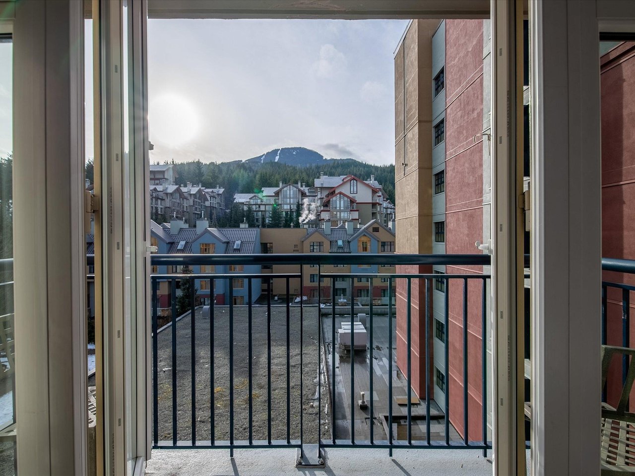 502/504-4050 Whistler Wy
